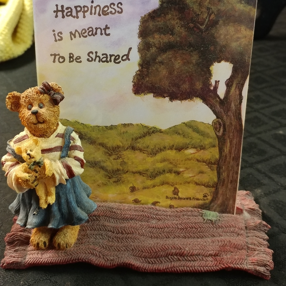 Boyd's Bears & Friends, Megan McBrain & Friend Sculpture
